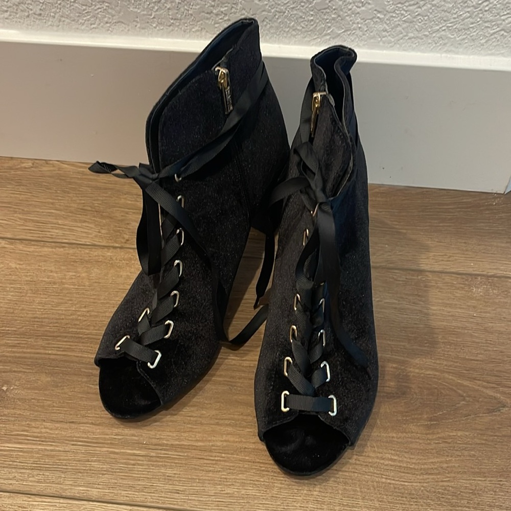 Kenneth Cole Reaction | Lania Velvet Ankle Boots Peep Toe Lace Up Zip Sz 11 - Picture 4 of 11
